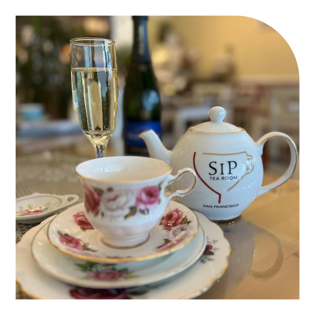 photo of a tea cup and saucer