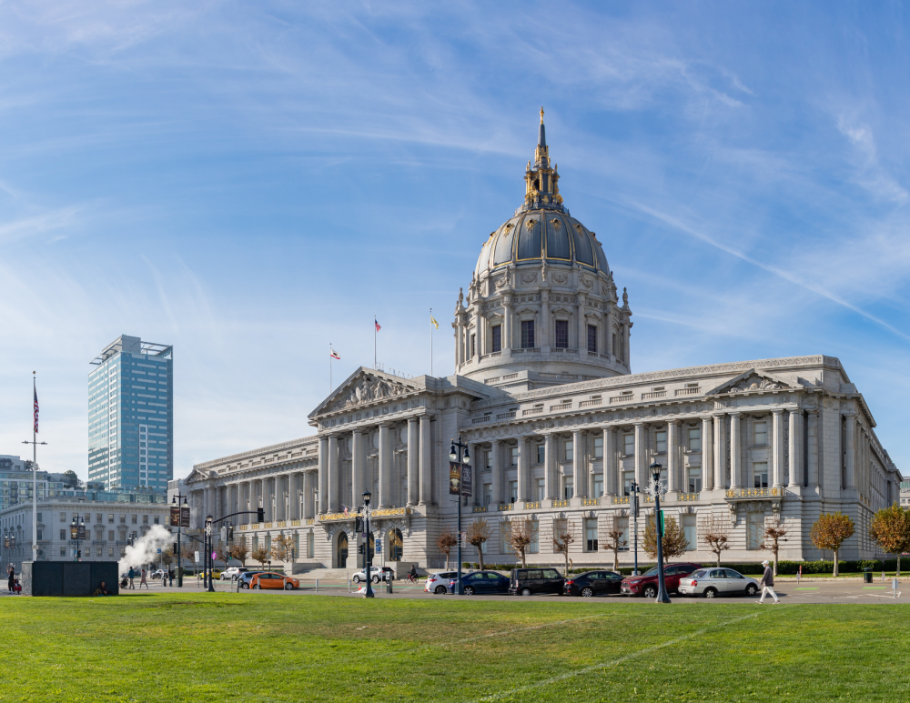 Image of San Francisco City Hall from the plaza